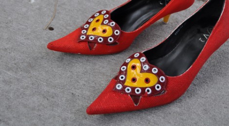 Elina Chauvet, Zapatos Rojos, El Paso Texas, Installation (detail) 2012, photo Heimpel Roses Carolina.