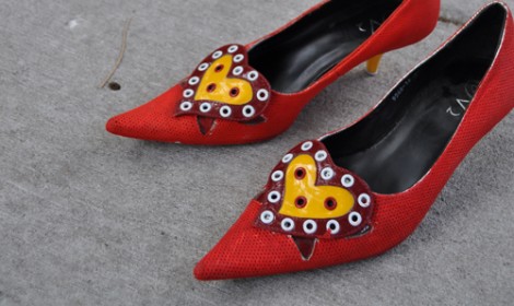 Elina Chauvet, Zapatos Rojos, El Paso Texas, Installation (detail) 2012, photo Heimpel Roses Carolina.