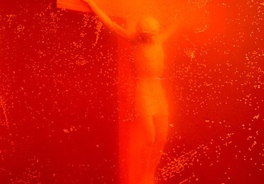 Andres Serrano; Piss Christ (Immersions),1987; Photo: Andres Serrano, Courtesy of the artist and Yvon Lambert Paris, New York