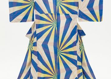 Woman's Kimono with Geometric Pattern (c.1940) early Shōwa period (1926-89)
Silk crepe (omeshi meisen), stencil-printed warp and weft (heiyō-gasuri meisen)