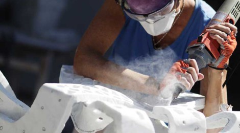 Elizabeth Turk at work on her sculpture. Photo by Eric Stoner.