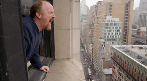 Scene from Season 4, Episode 8, “Elevator: Part 4,” Louie goes to window in therapy session to let loose a primal scream.
