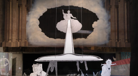 “Jim Shaw: The Wig Museum,” photo
by Robert Wedemeyer, courtesy of Marciano Art Foundation.