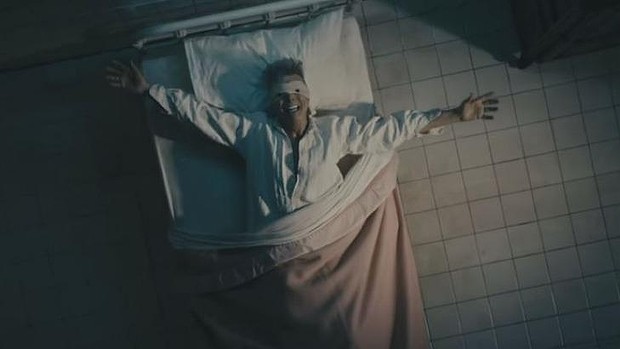 Lazarus video with Bowie in a hospital bed.