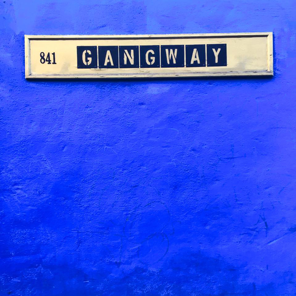 gangway_blue
