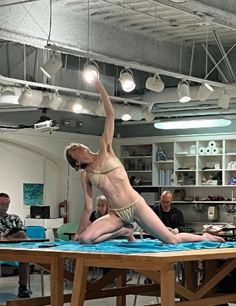 Live Model Drawing